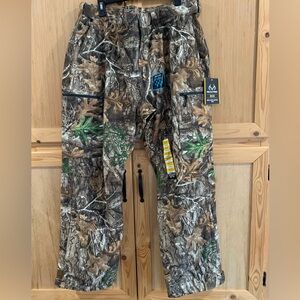 Mens New with tags Realtree Edge Camouflage Scent Control Cargo Pants 2XL(44/46)